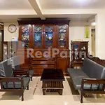 Audah Guesthouse Syariah Kuningan Redpartner