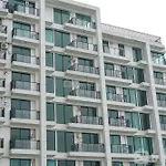 Cozy 2Br Apartment Nine Residence With City View By Travelio