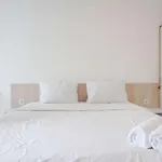 Comfort And Warm Studio At Ciputra World 2 Apartment By Travelio