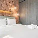 Gorgeous And Comfortable 1Br Sudirman Suites Apartment By Travelio