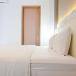 Comfort And Modern Look 2Br At 26Th Floor Samara Suites Apartment By Travelio