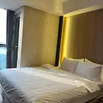 Shanghai Room Gold Coast Studio Netflix Sofabed