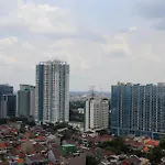 Fancy And Nice 1Br Apartment At H Residence By Travelio