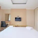 Comfort And Strategic 1Br At The Boulevard Apartment By Travelio