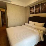 Gold Coast Room Classic Prs Studio Netflix