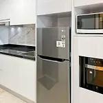 Stylish Studio Southgate Apt With Pool, Gym, Netflix By 2Ndhome