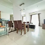 Emaar Moslem Friendly Stunning Comfy 2Br Apartment At The Heart Of Jakarta
