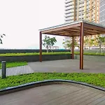 Exclusive And Cozy 1Br At Gold Coast Apartment By Travelio