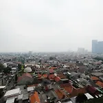 Nice And Elegant 1Br At The Wave Kuningan Apartment By Travelio