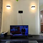 Strategic 2Br Gading Moi Apt With Wi-Fi, Pool & Gym By 2Ndhome