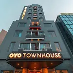 Super Oyo Townhouse 1 Hotel Salemba