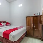 Oyo 1082 Kost Arie 1