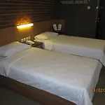 Maxley Hotel @Arjuna