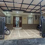 Zen Rooms Near Stasiun Sudirman