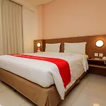 Nida Rooms Tebet Pancoran Statue Dukuh Patra Raya