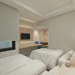 Eightin Hotel Sudirman Jakarta