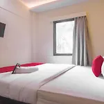 Reddoorz Near Itc Mangga Dua