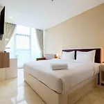 2Br Cozy And Modern L\'Avenue Apartment By Travelio