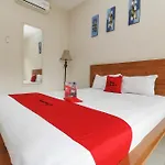 Reddoorz Plus Near Cibubur Junction