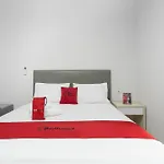 Reddoorz Plus Near Cilandak Town Square 2