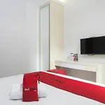 Reddoorz Plus Near Cilandak Town Square 2