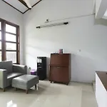 Reddoorz Plus Near Cilandak Town Square 2