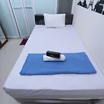 Kamar Keluarga Tanah Abang