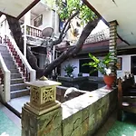 Borneo Hostel