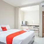 Residences By Reddoorz Near Mt Haryono - Minimum Stay 7 Days