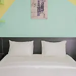 Elegant And Comfy 1Br Green Central City Glodok Apartment By Travelio