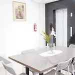 Urooms Senayan