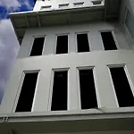 Urooms Senayan