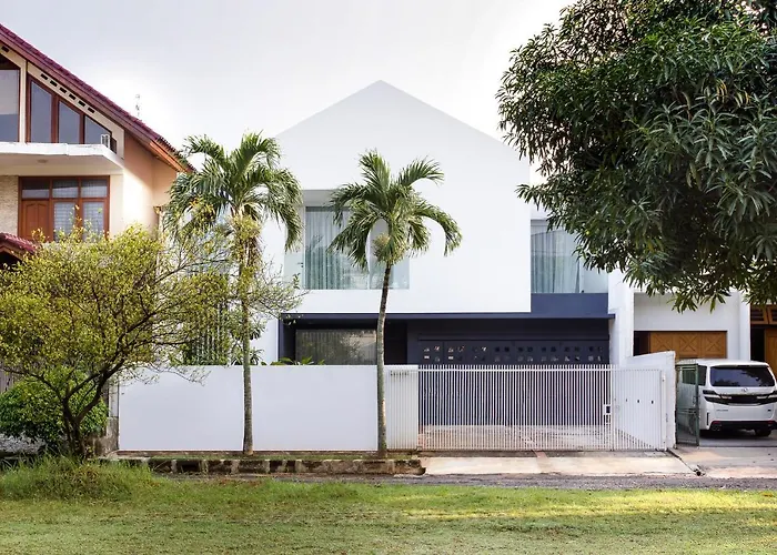 Luxury 4-Bedroom West Jakarta House - Villa 48