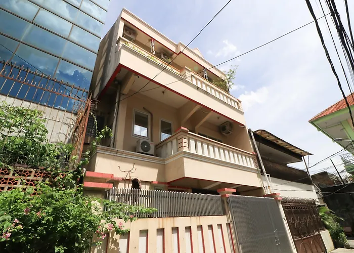 Eiffel Residence Batu Tulis 37 - Female Only