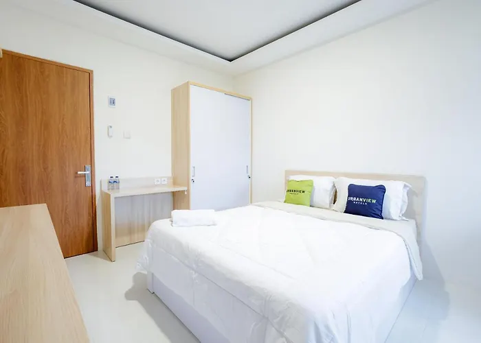 Urbanview Hotel Syariah The Ragunan Residence