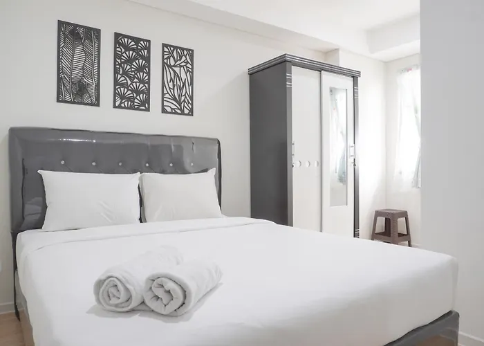 Nice And Comfort 2Br At Daan Mogot City Apartment By Travelio
