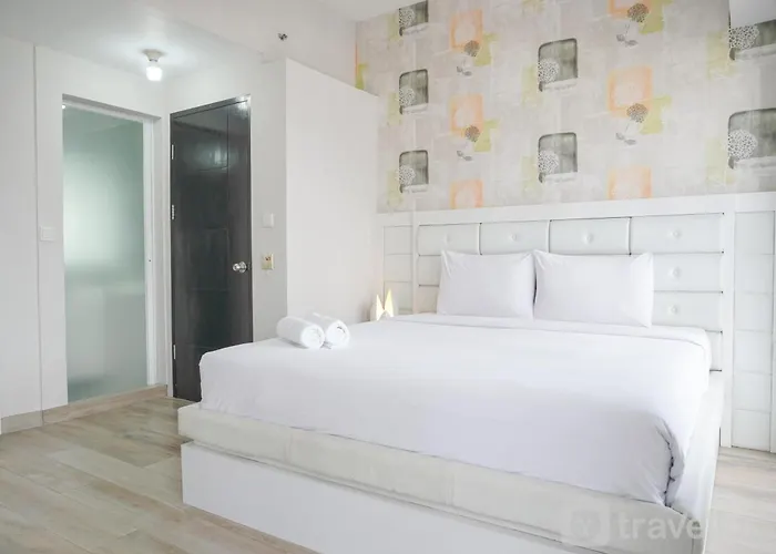 Warm And Comfort Living 1Br At 8Th Ambassade Kuningan Apartment By Travelio
