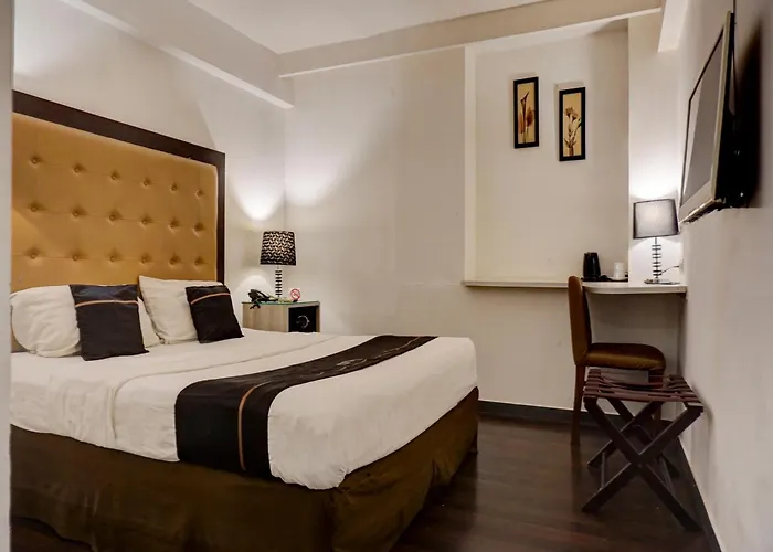 Super Oyo Townhouse Oak Grand Orienchi