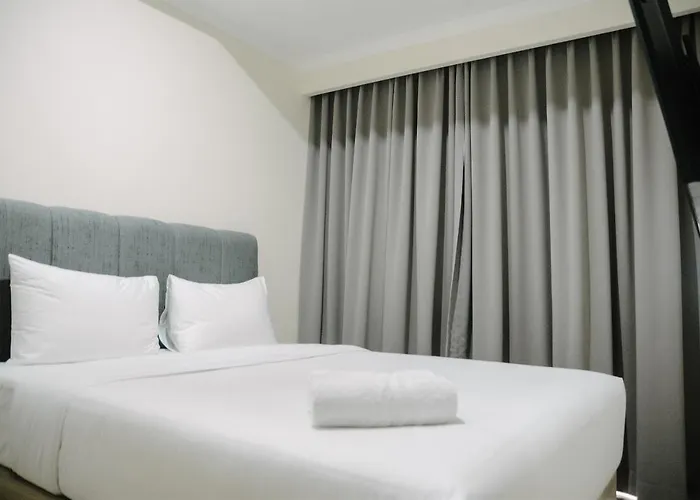 2Br Deluxe And Modern Menteng Park Apartment By Travelio
