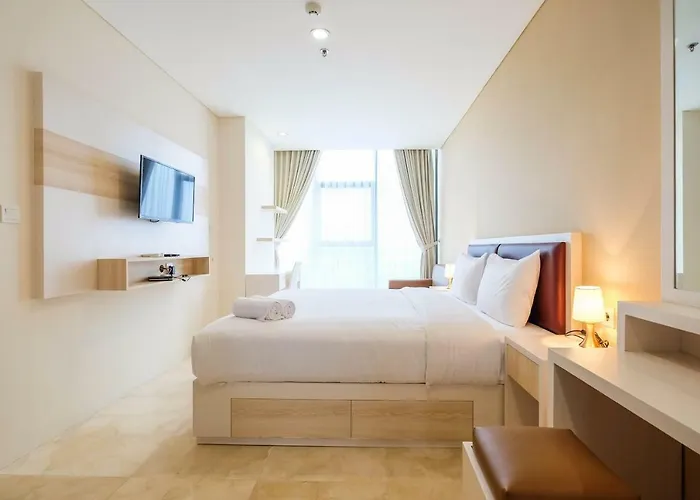 2Br Cozy And Modern L\'Avenue Apartment By Travelio