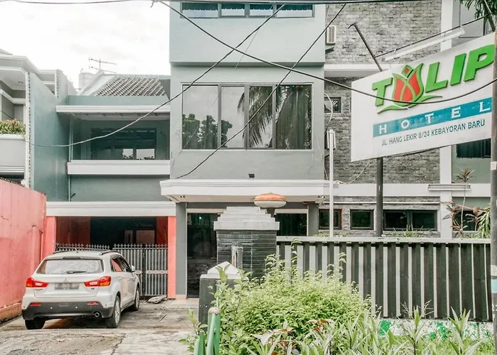RedDoorz near Plaza Senayan