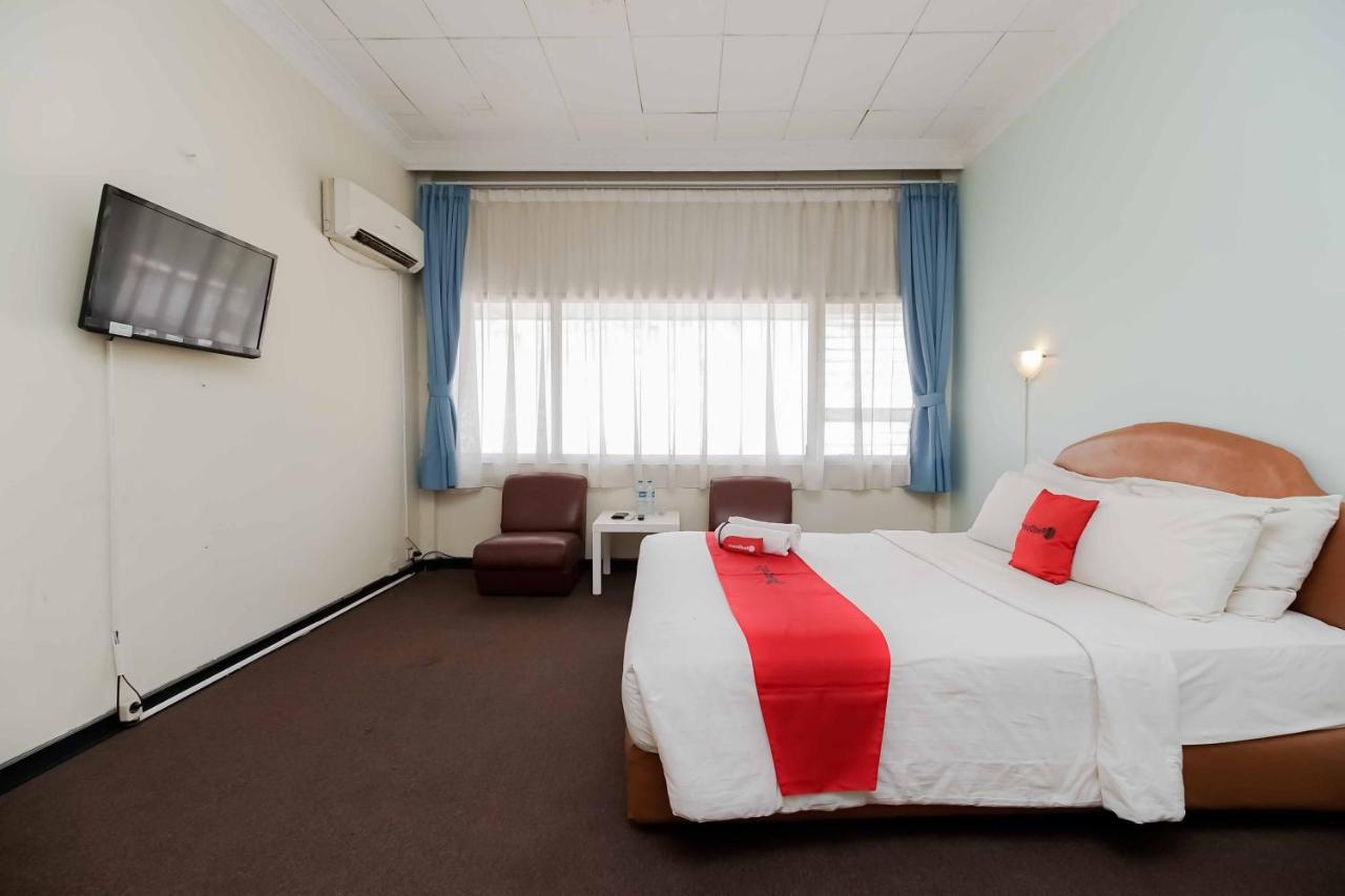Hotel Reddoorz Near Kebayoran Baru Blok S Jakarta