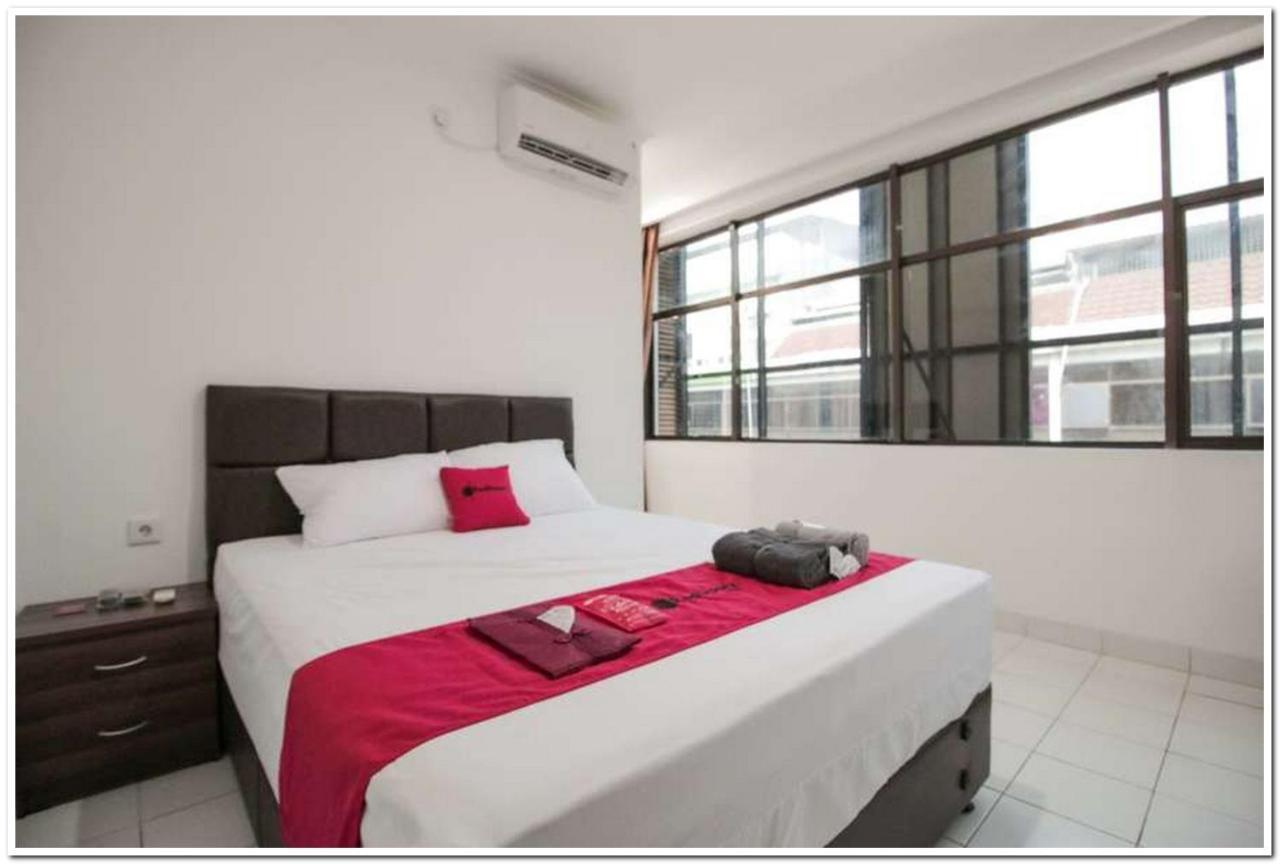 Reddoorz @ Ruko Itc Roxy Mas Guest house