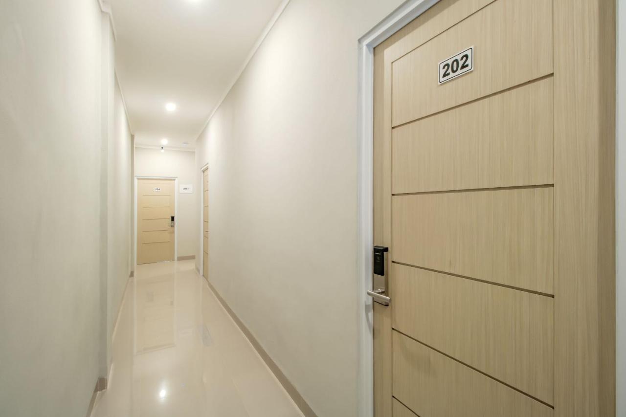 De 80's Labu Guest house 2*