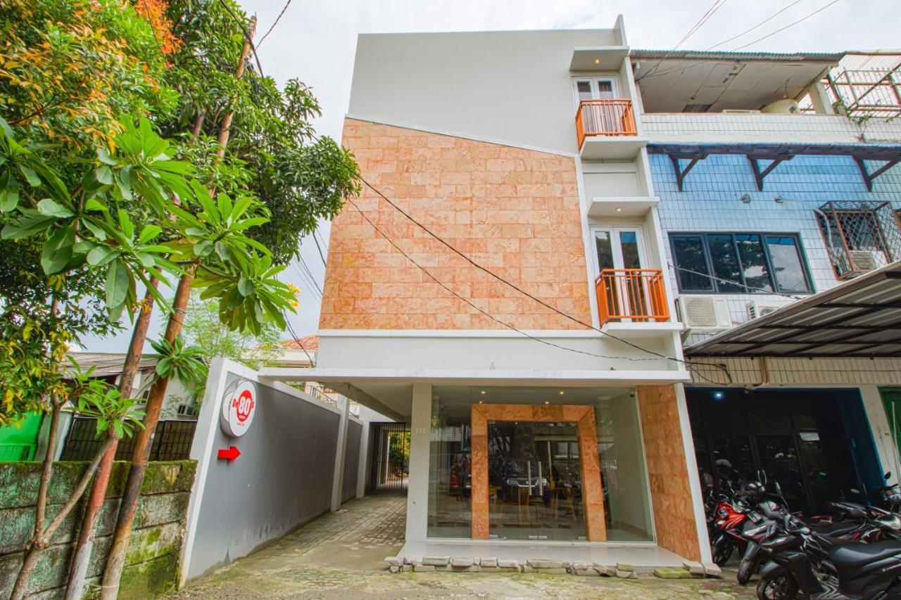 De 80's Labu Guest house 2*