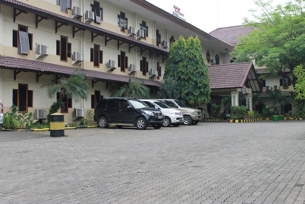 Mega Matra Hotel 2*