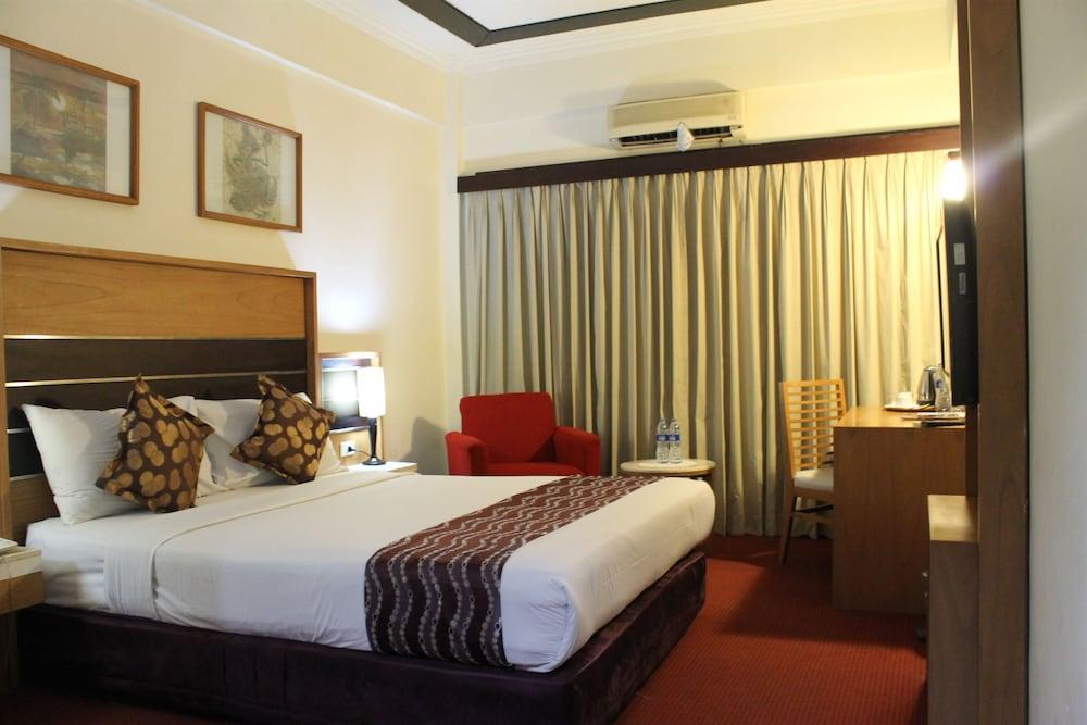 Mega Matra Hotel 2*
