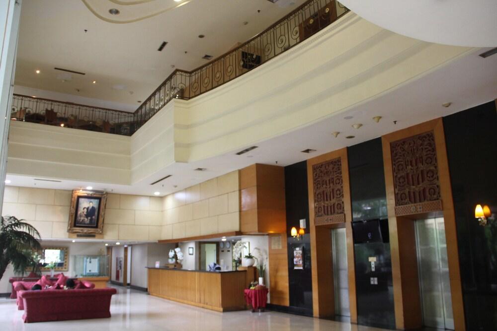 Hotel Treva International 3*