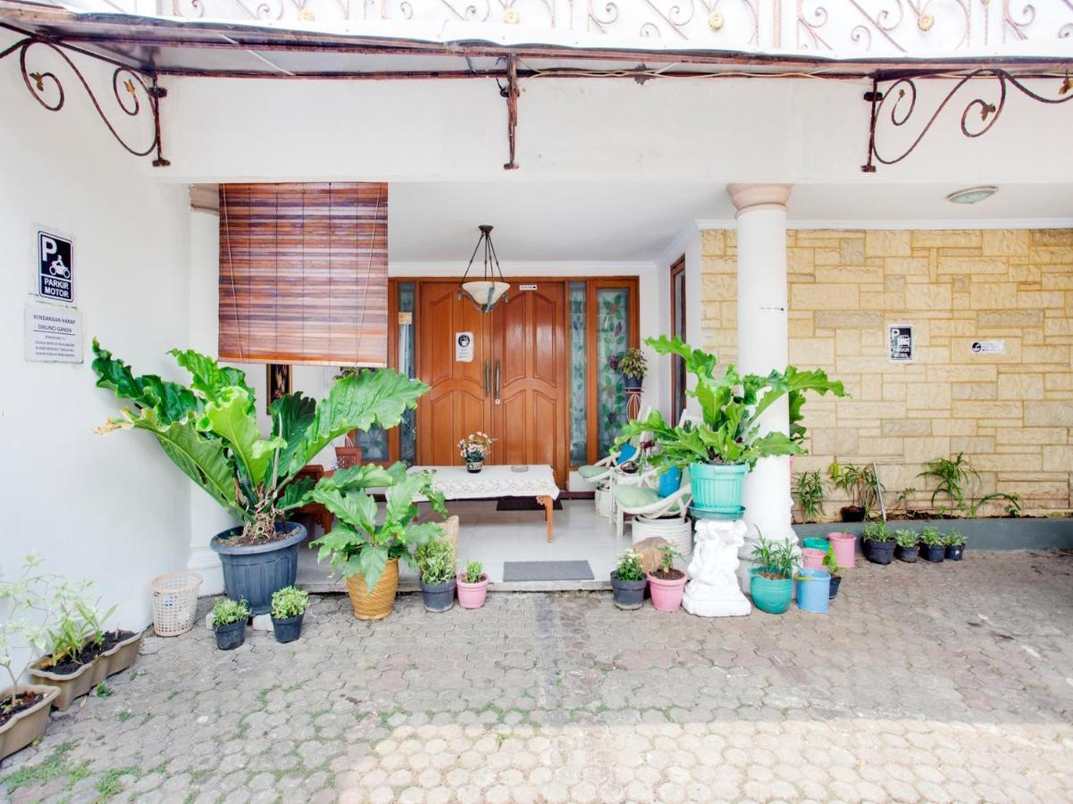 Oyo 3725 Sisca Hotel 2*