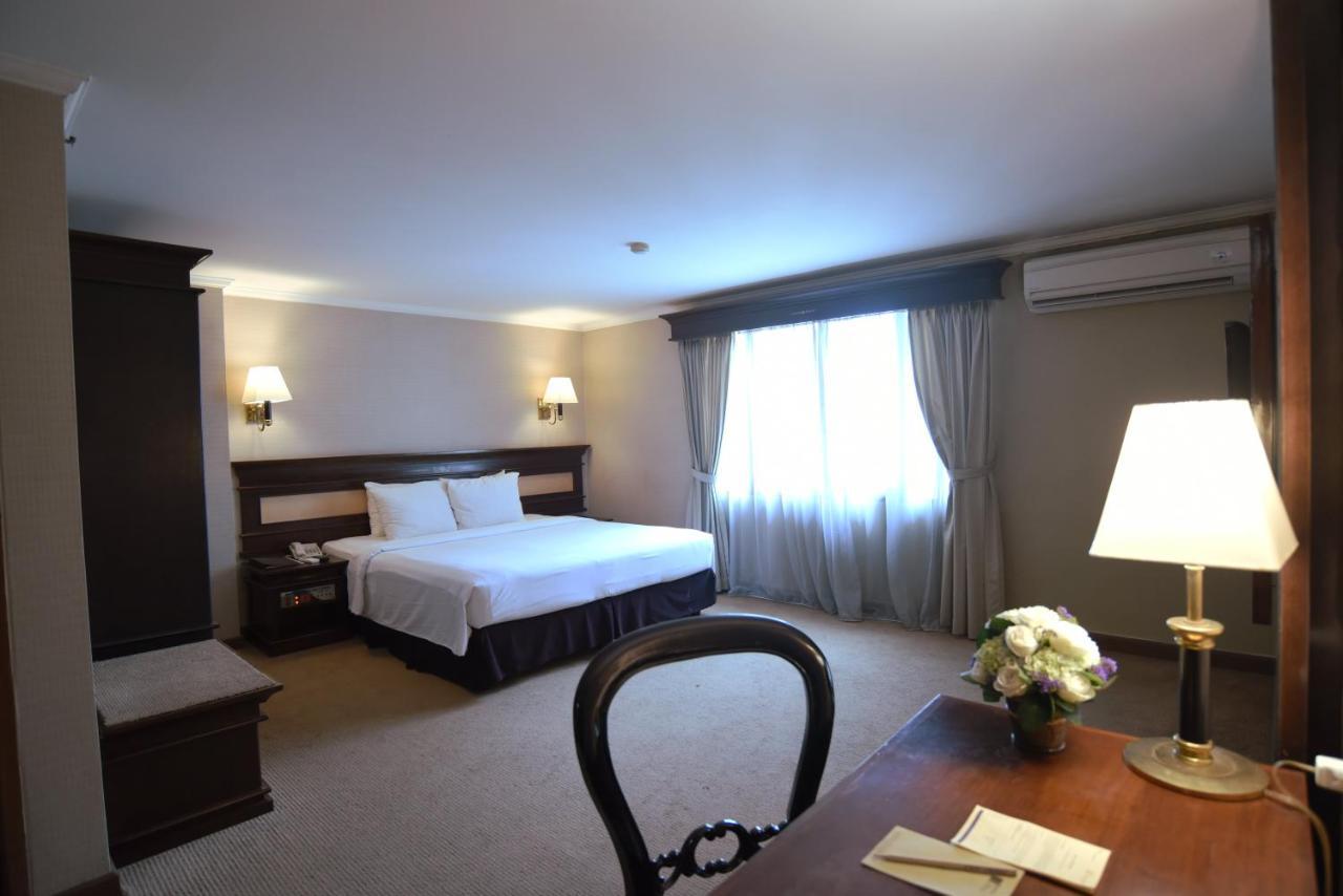 Mega Anggrek Slipi Hotel